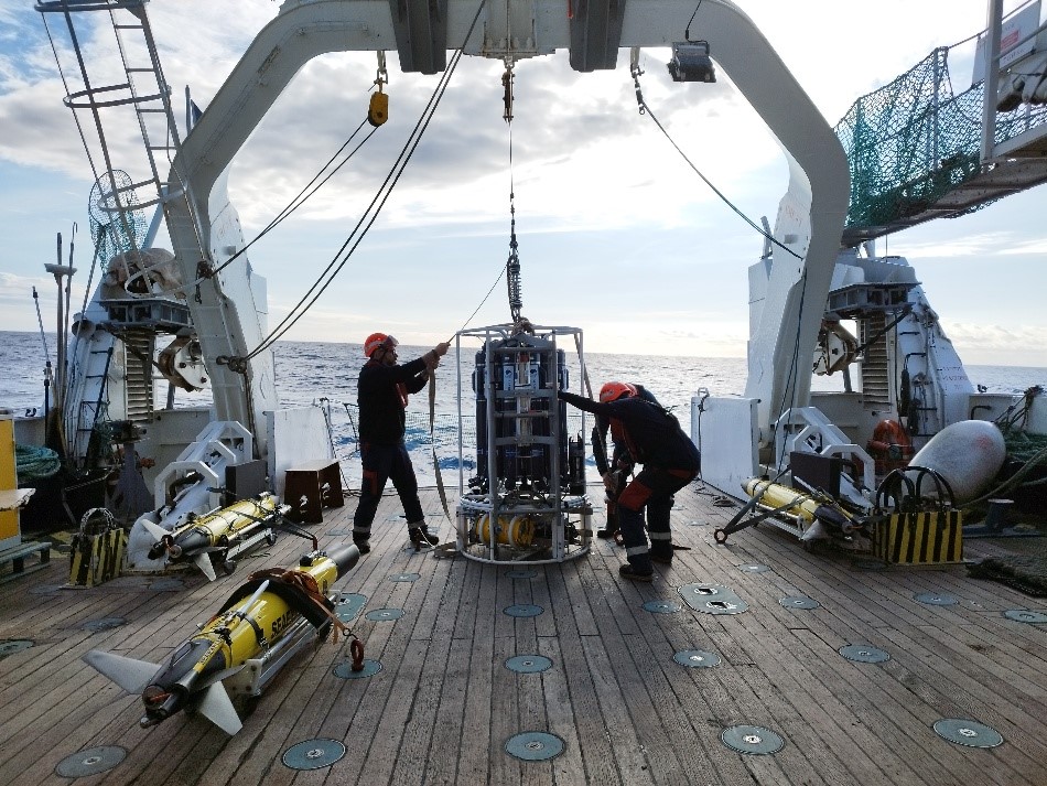 Campagne BIOLUMOPS - (c) Shom 